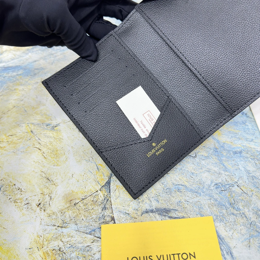 Comfortable 9789 Louis Vuitton LV Card Case For Unisex