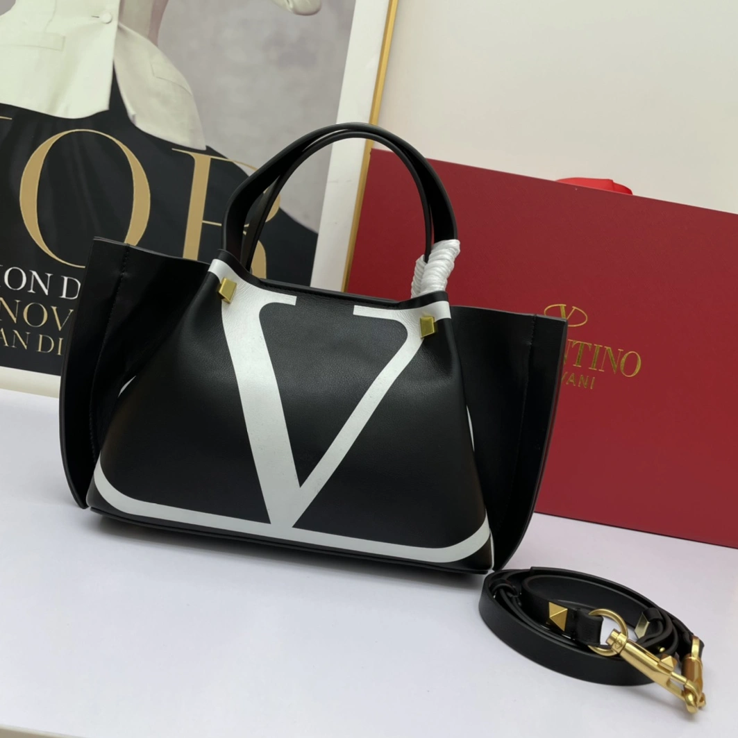 Comfortable 9893 Valentino AAA Quality Handbags For Women