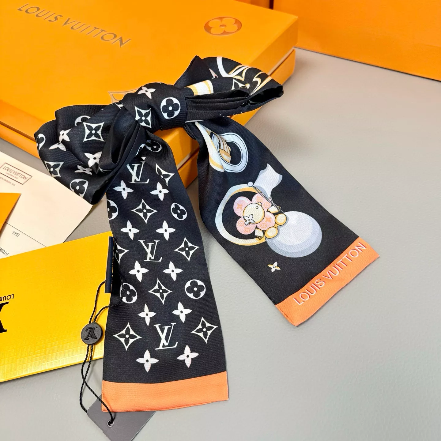 Comfortable 9899 Louis Vuitton Silk Scarf