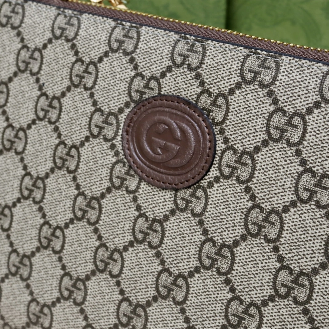 Compact 1111 Gucci AAA Quality Wallets For Women