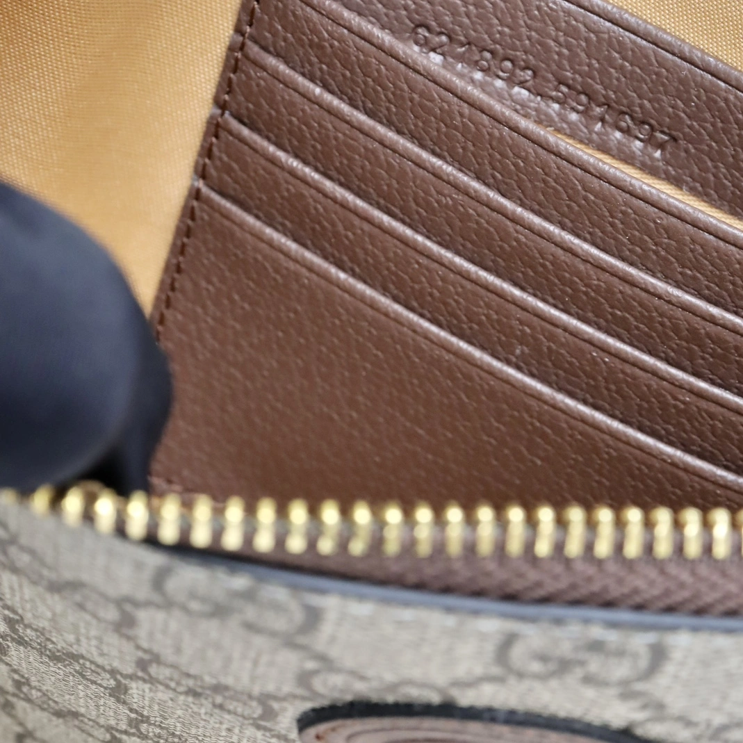 Compact 1111 Gucci AAA Quality Wallets For Women