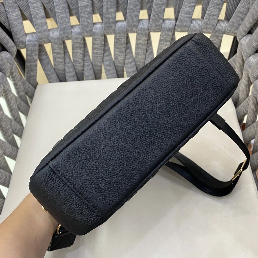 Compact 1211 Gucci AAA Man Messenger Bags