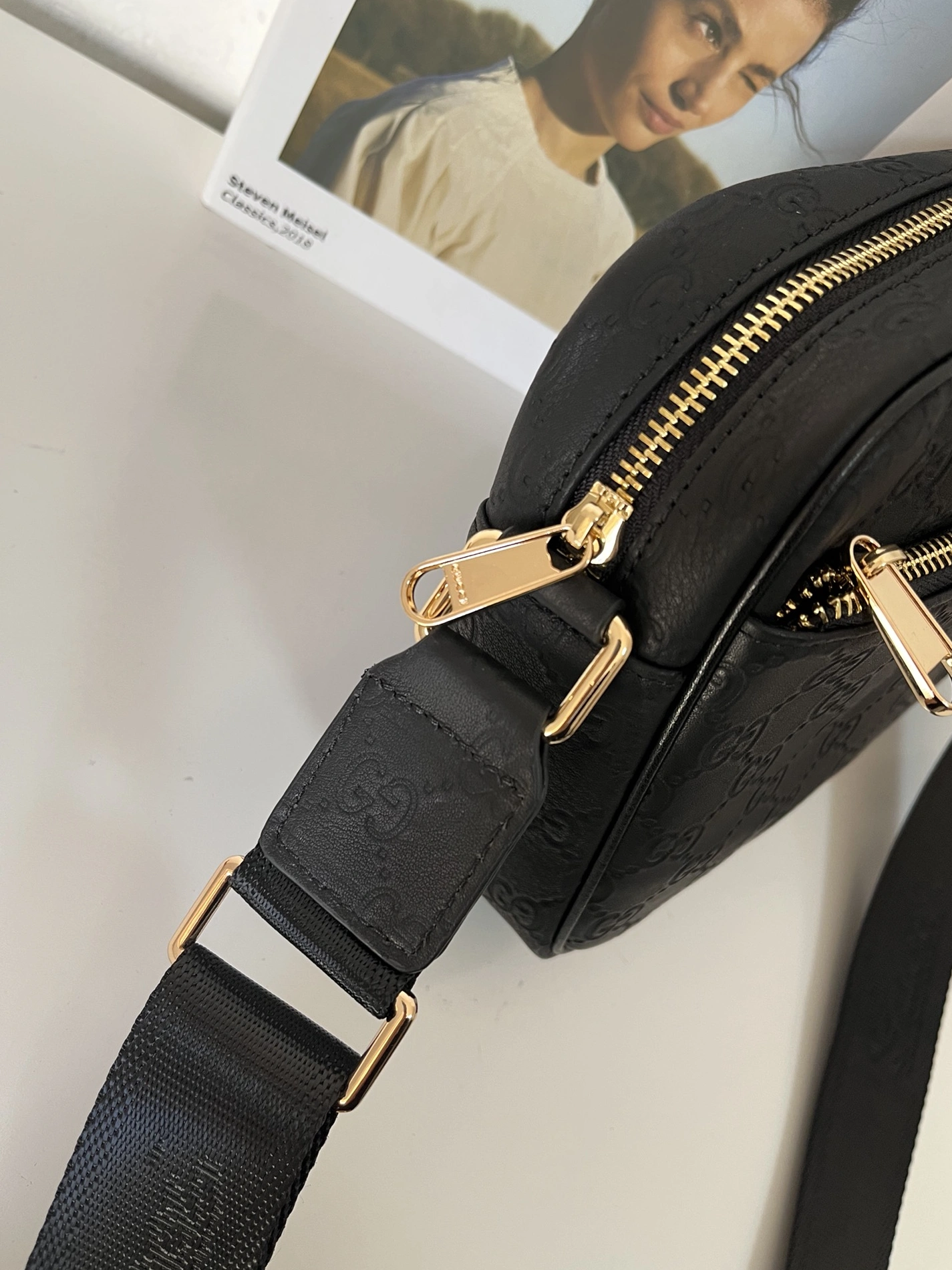 Compact 1573 Gucci AAA Man Messenger Bags