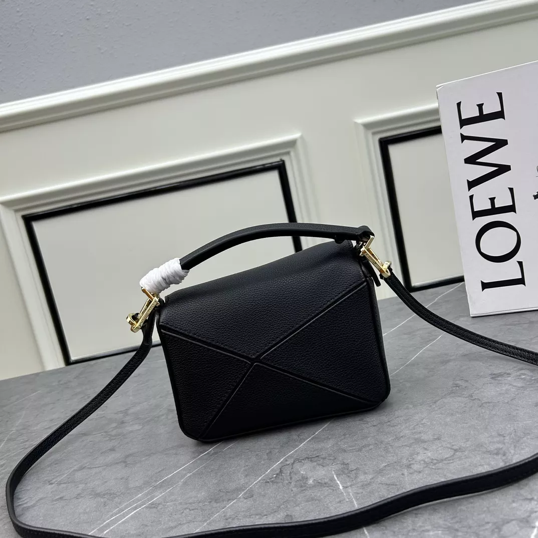 Compact 1574 LOEWE AAA Quality Messenger Bags For Women