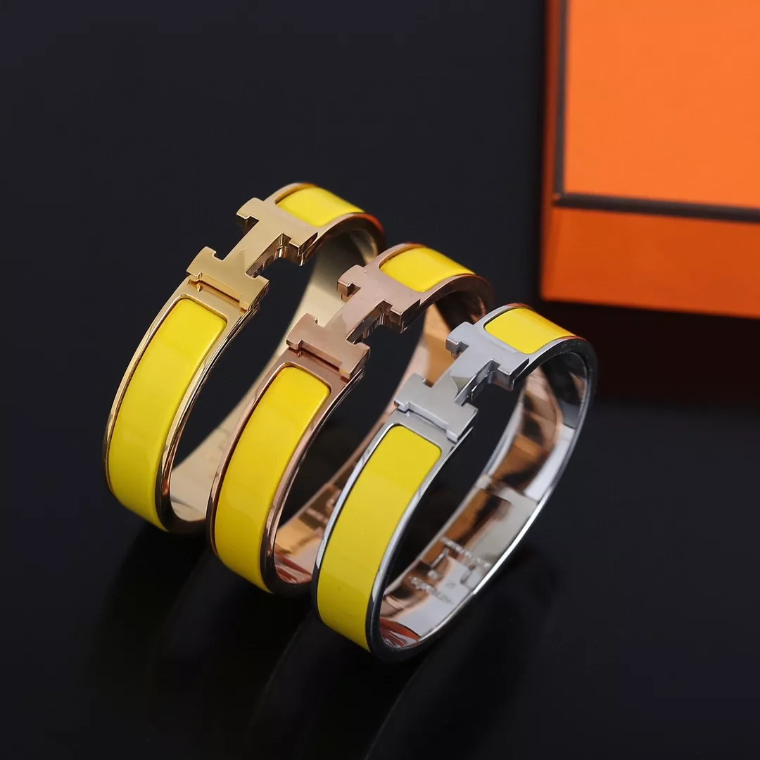 Compact 1732 Hermes Bracelets