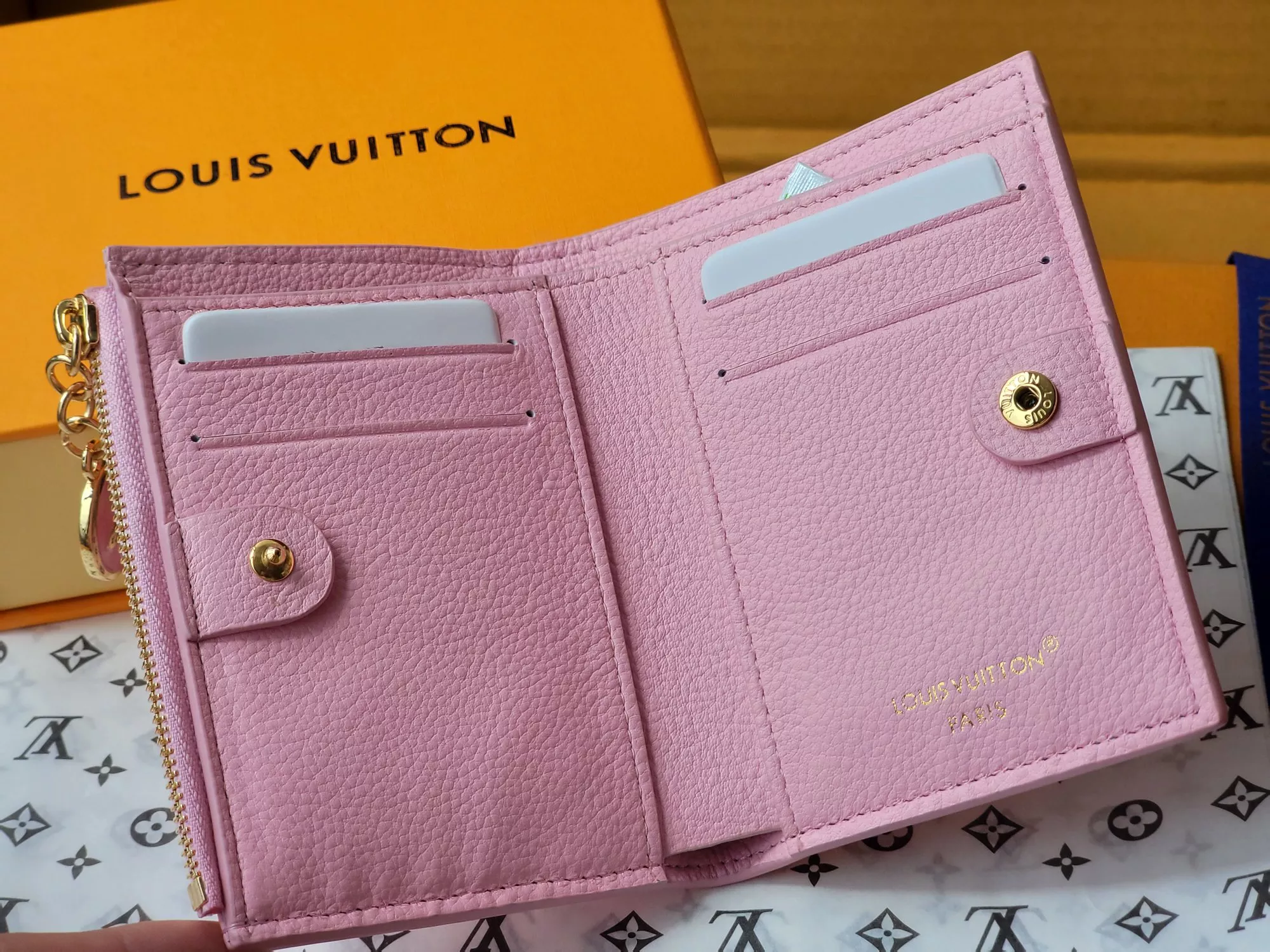 Compact 1777 Louis Vuitton AAA Quality Card Case