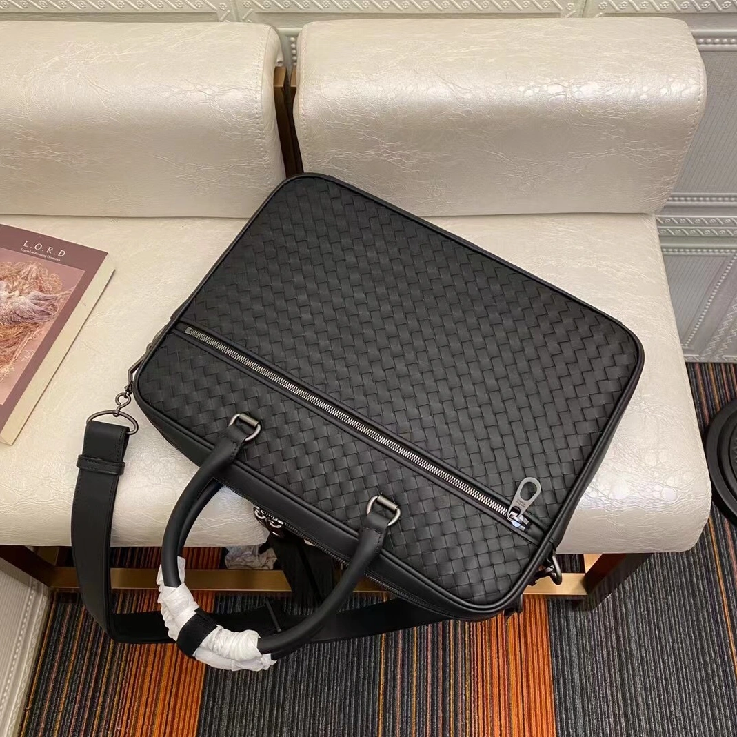 Compact 1810 Bottega Veneta AAA Man Handbags