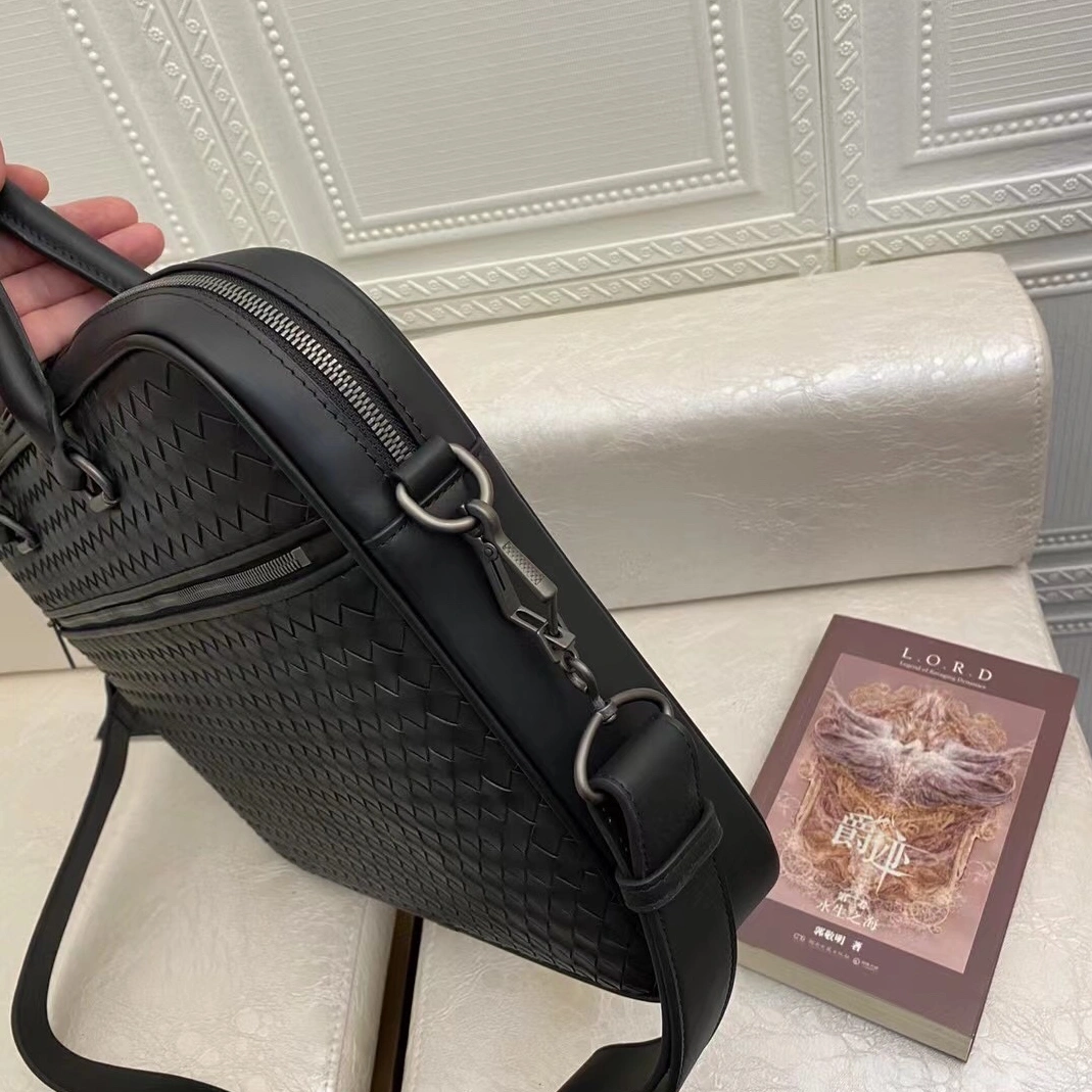 Compact 1810 Bottega Veneta AAA Man Handbags