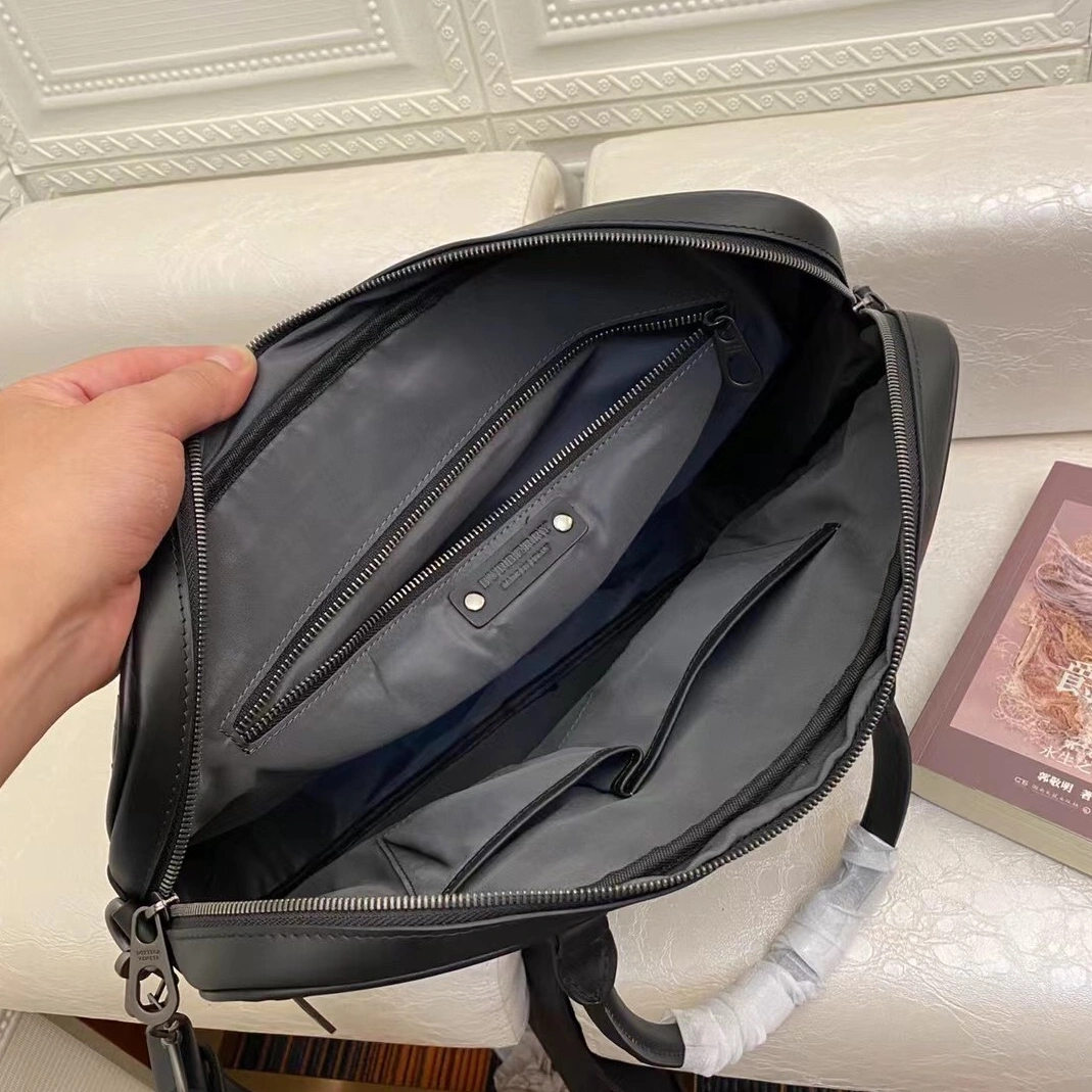 Compact 1810 Bottega Veneta AAA Man Handbags