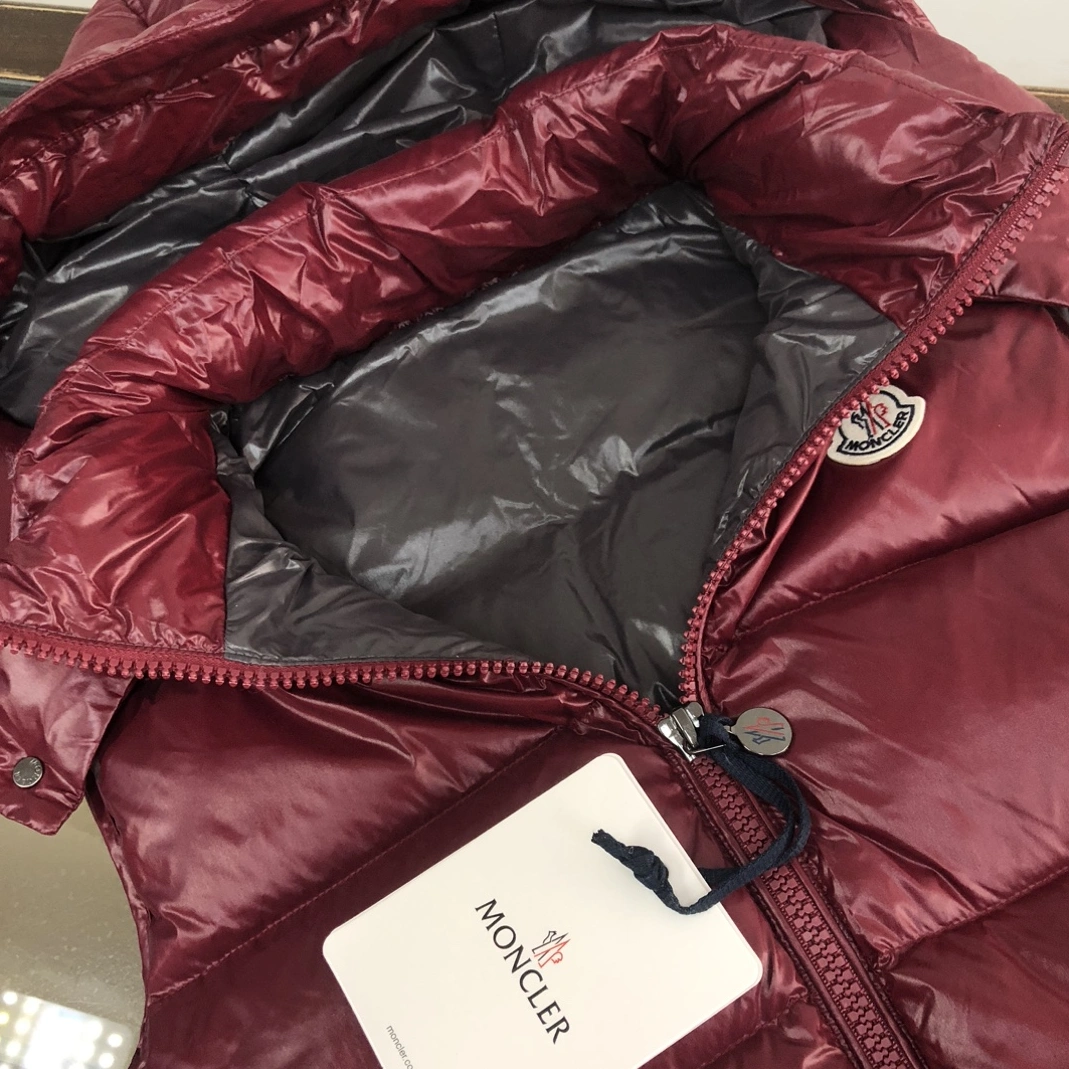 Compact 1875 Moncler Down Feather Coat Sleeveless For Unisex