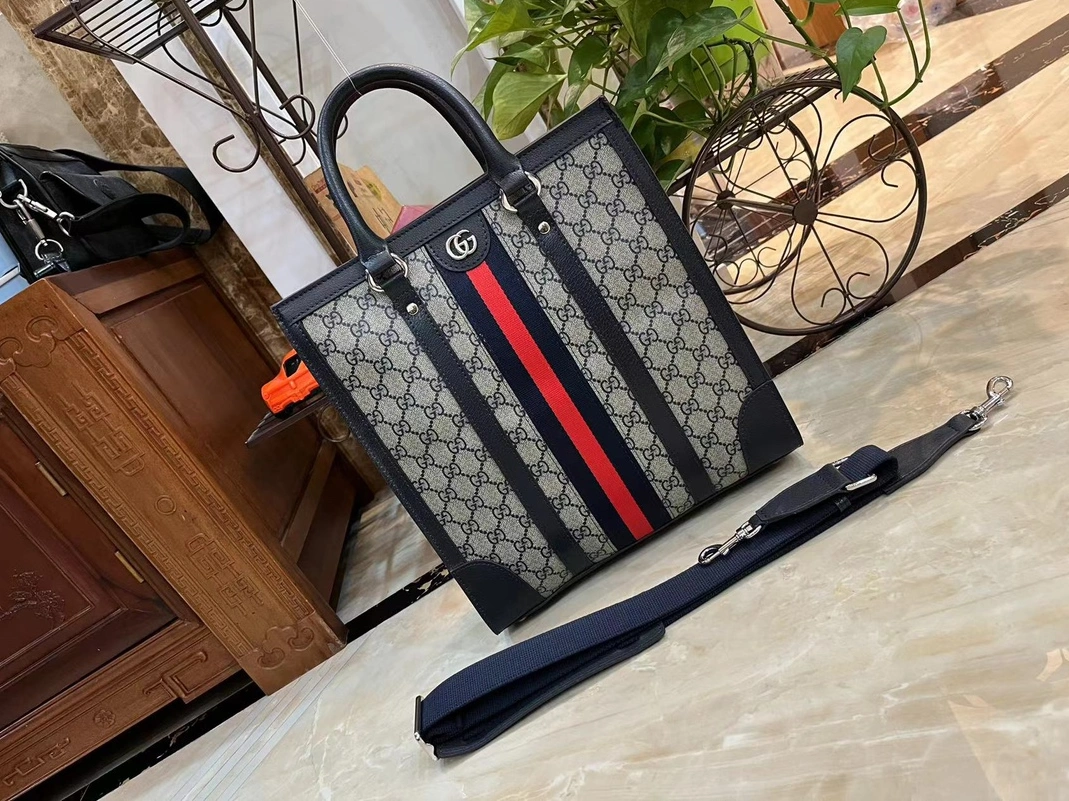 Compact 190 Gucci AAA Man Handbags