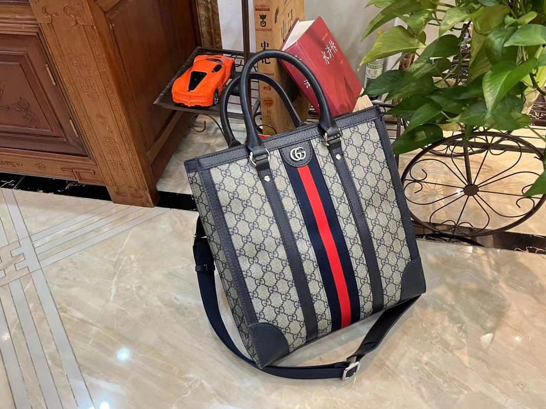 Compact 190 Gucci AAA Man Handbags