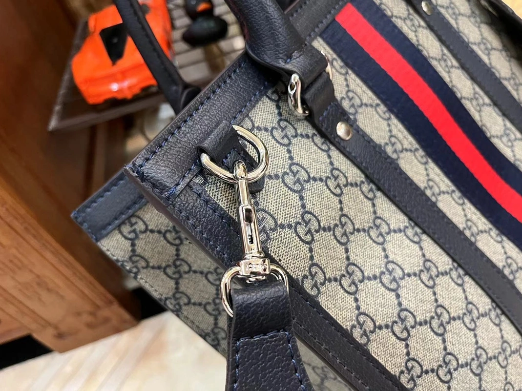 Compact 190 Gucci AAA Man Handbags