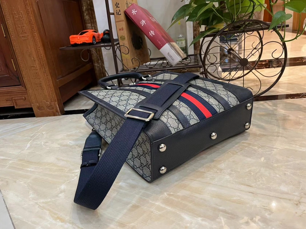 Compact 190 Gucci AAA Man Handbags