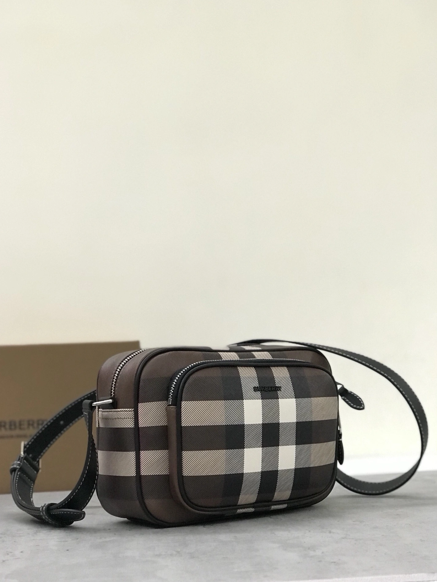 Compact 1919 Burberry AAA Man Messenger Bags