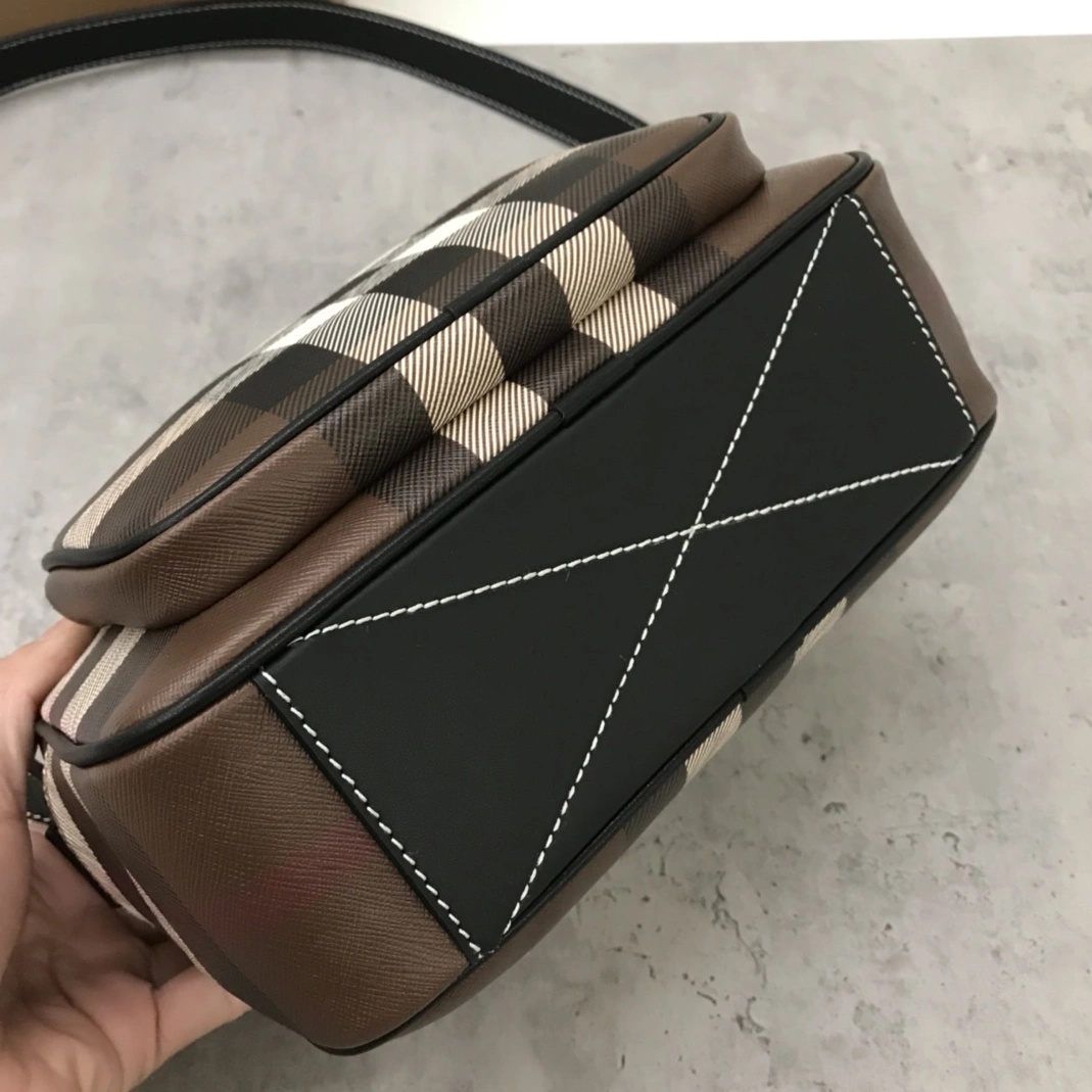 Compact 1919 Burberry AAA Man Messenger Bags