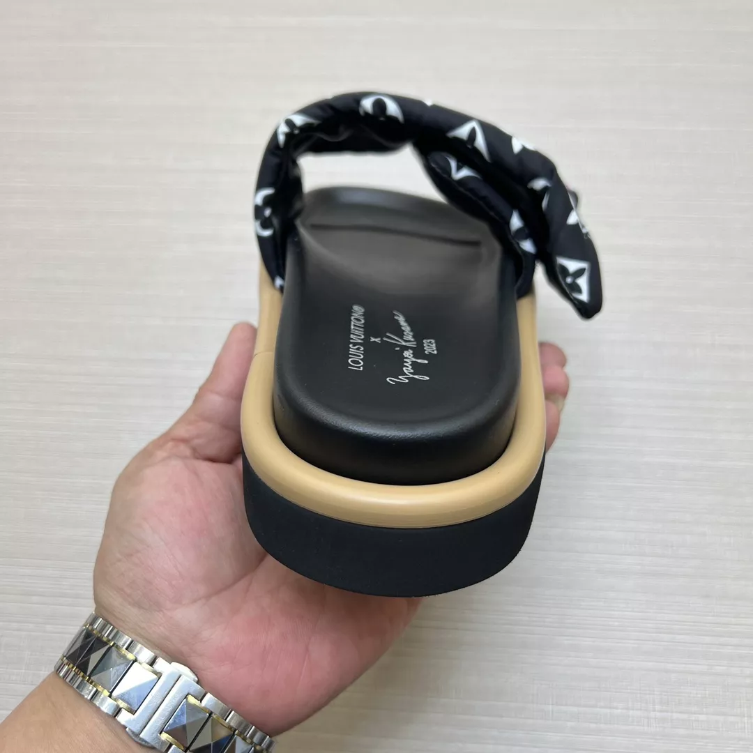 Compact 2033 Louis Vuitton Slippers For Men