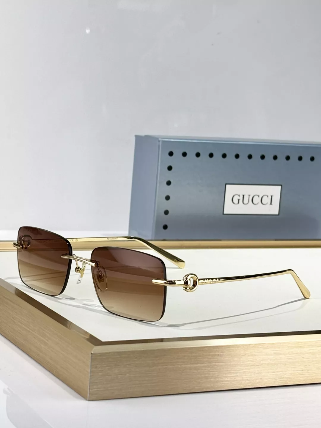 Compact 2064 Gucci AAA Quality Sunglasses