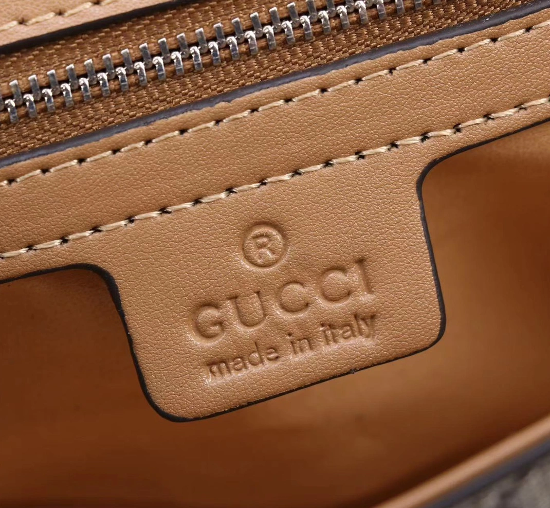 Compact 2302 Gucci AAA Quality Messenger Bags For Women
