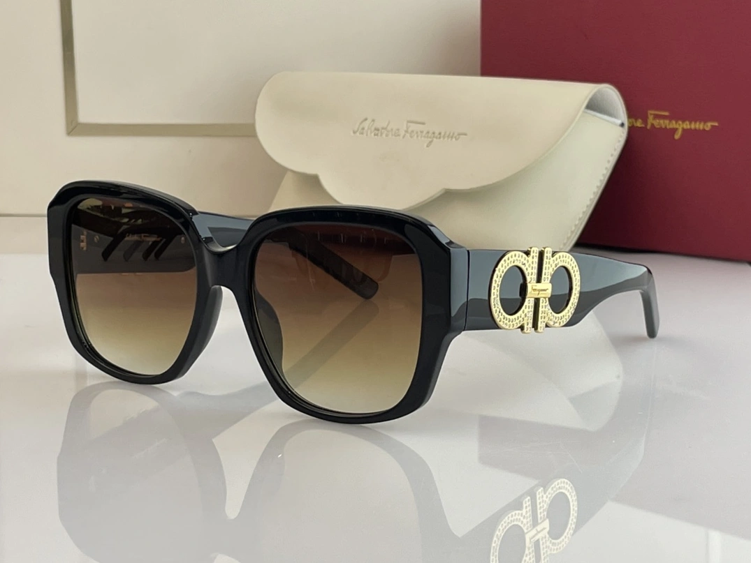 Compact 2407 Salvatore Ferragamo AAA Quality Sunglasses
