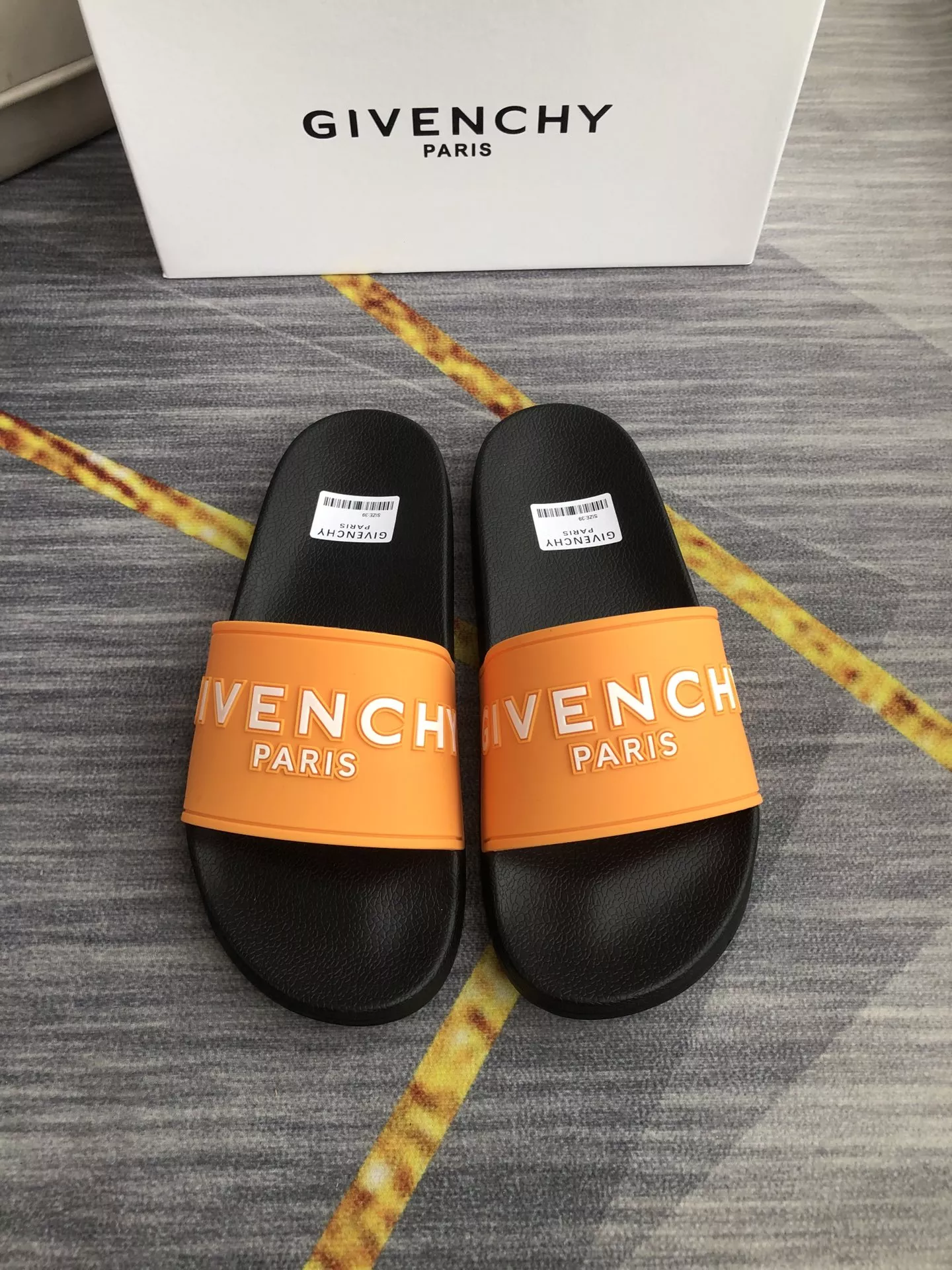Compact 2422 Givenchy Slippers For Men