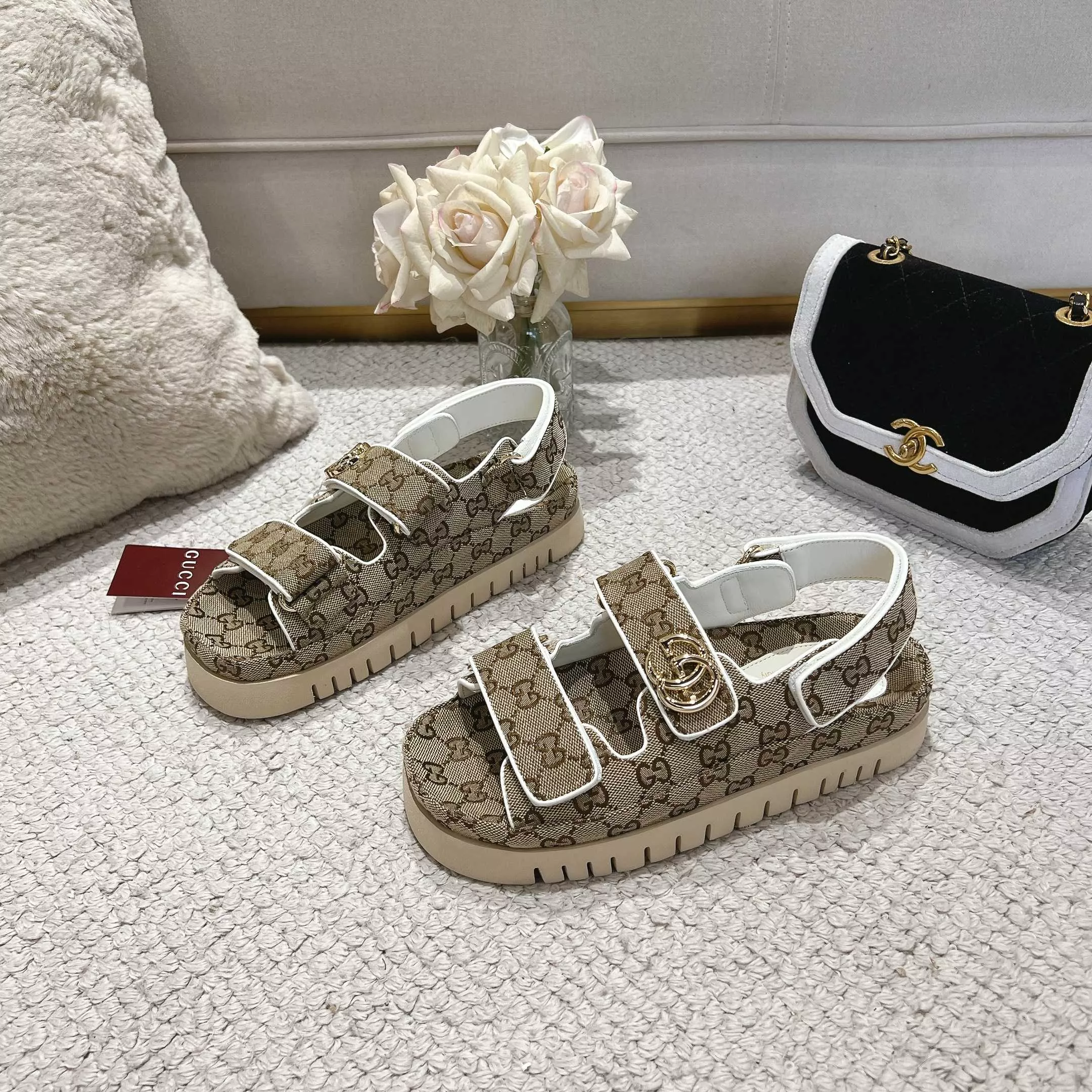 Compact 2425 Gucci Sandal For Women