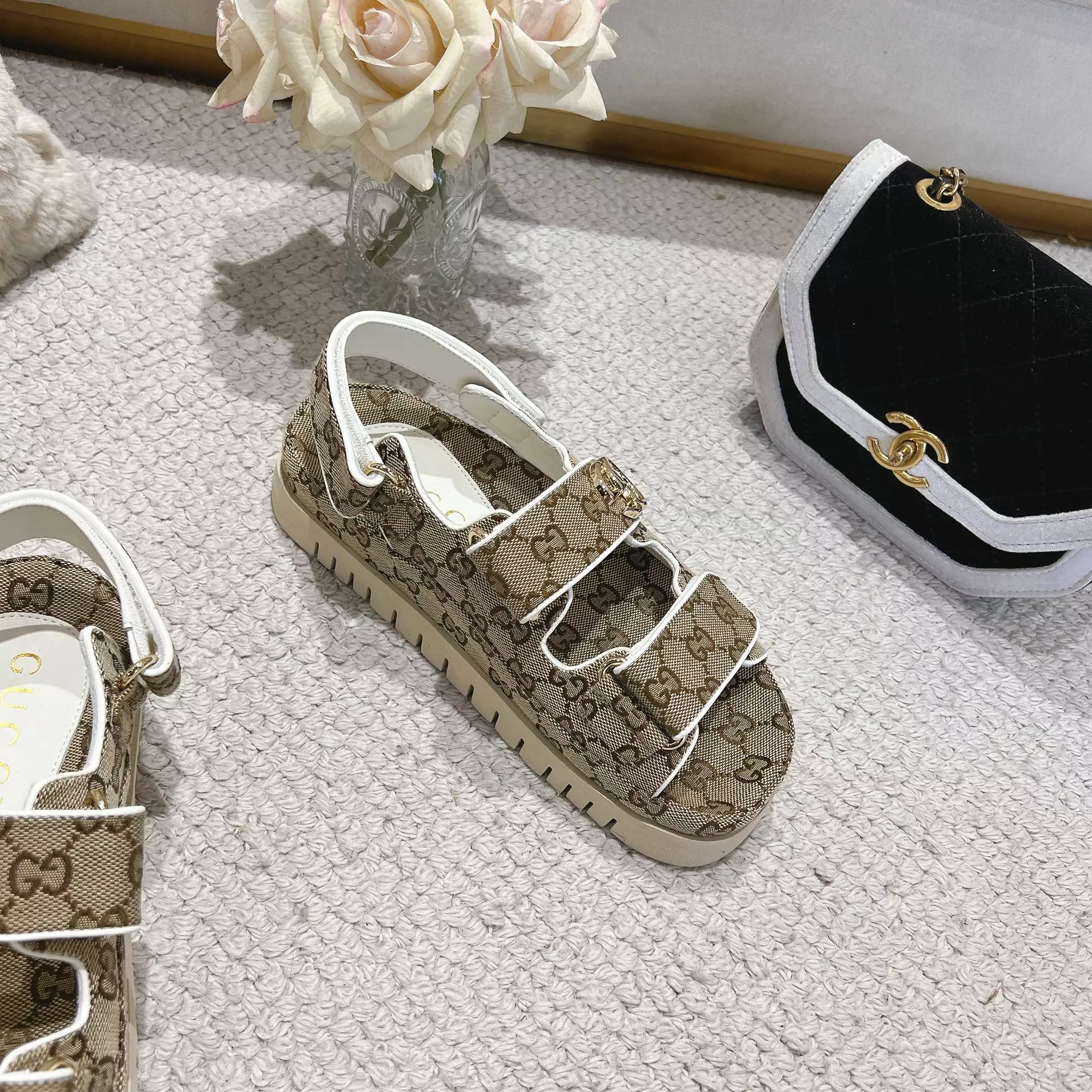 Compact 2425 Gucci Sandal For Women