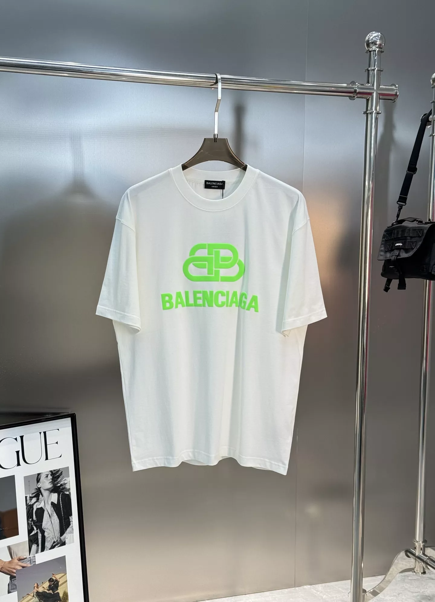 Compact 2512 Balenciaga T-Shirts Short Sleeved For Unisex