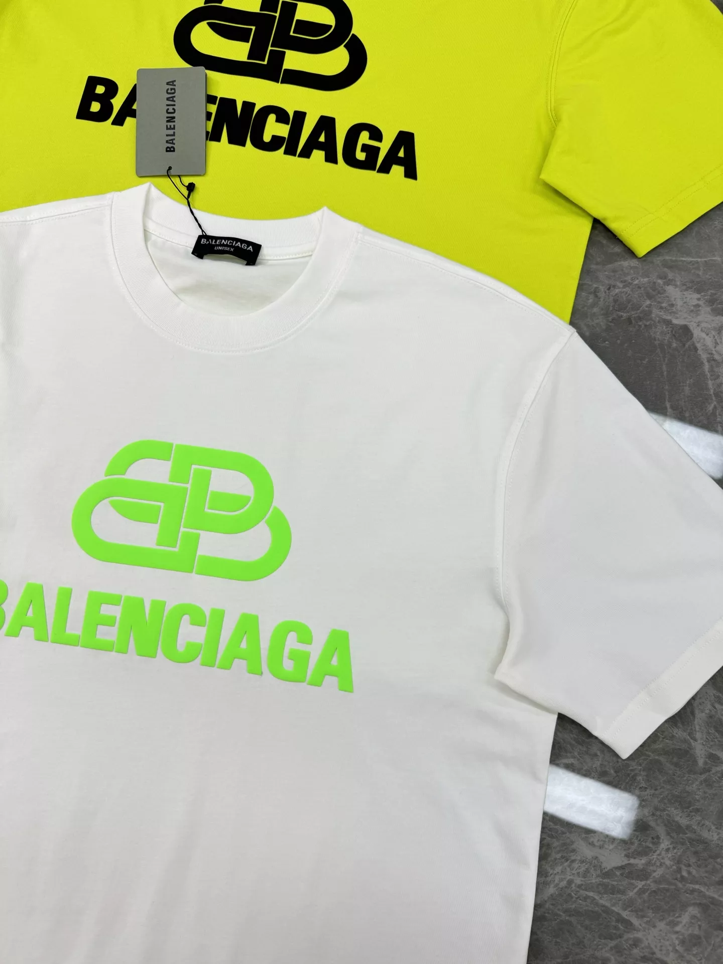 Compact 2512 Balenciaga T-Shirts Short Sleeved For Unisex
