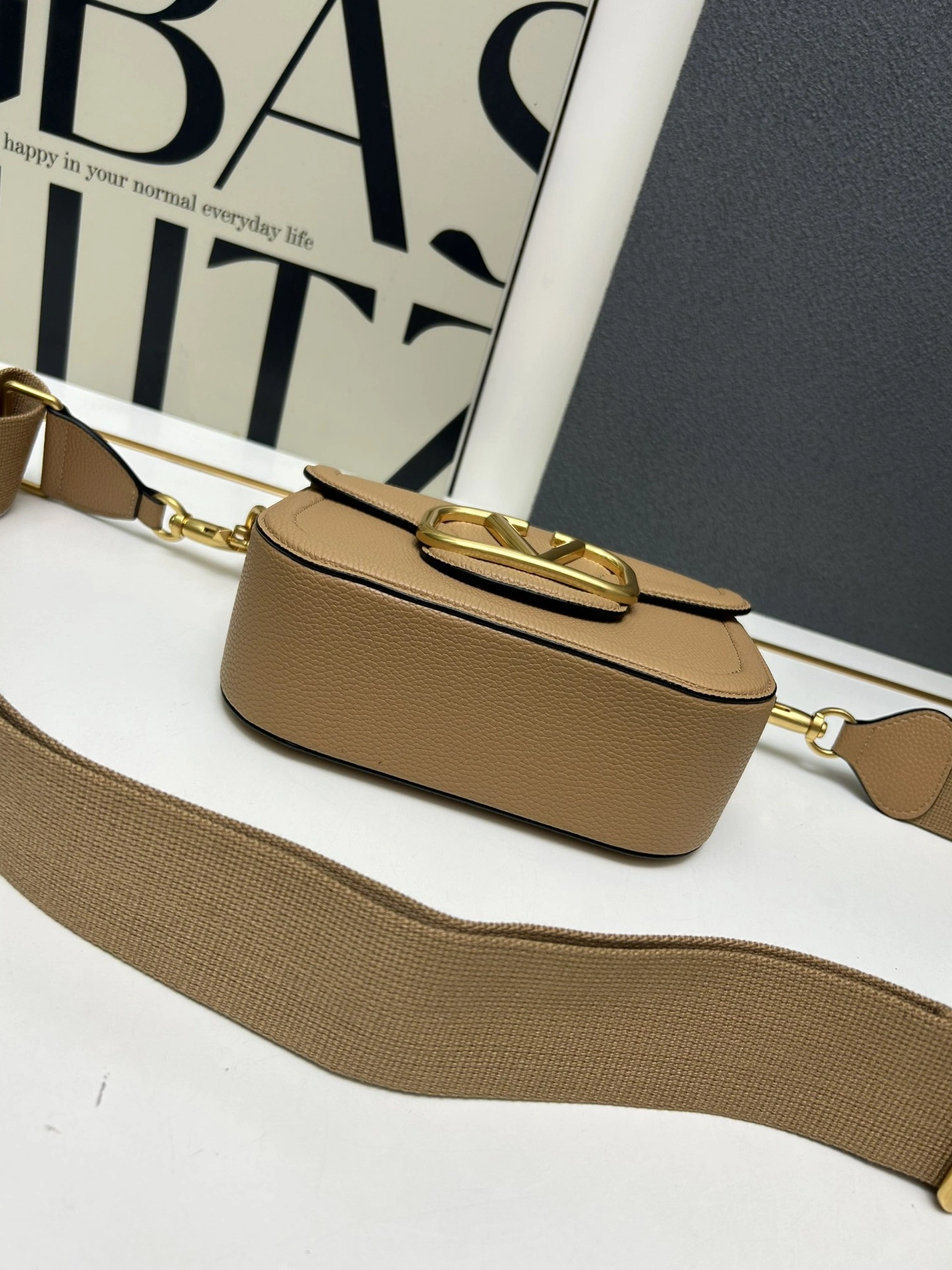 Compact 2548 Valentino AAA Quality Messenger Bags For Women