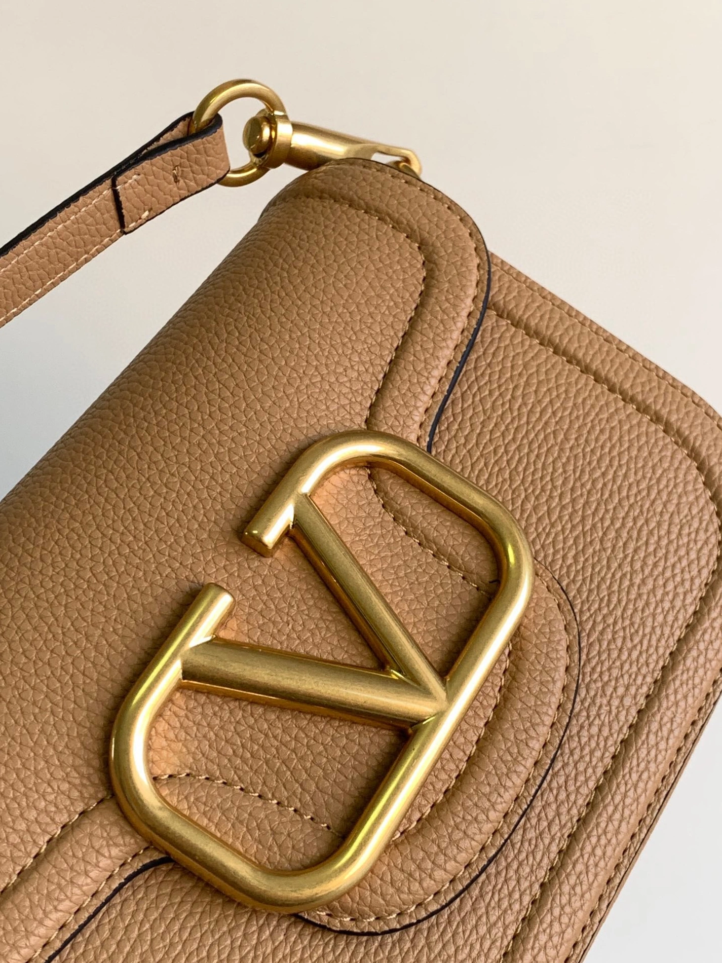 Compact 2548 Valentino AAA Quality Messenger Bags For Women