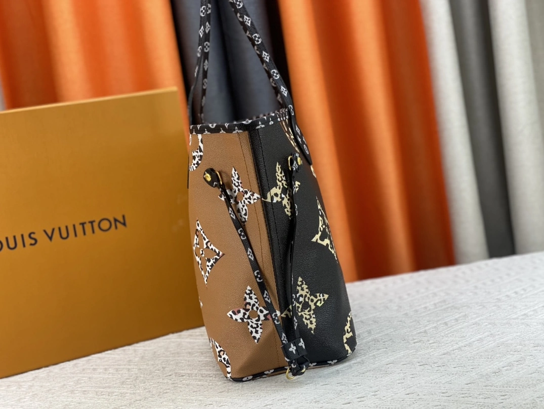 Compact 2624 Louis Vuitton AAA Quality Shoulder Bags For Women