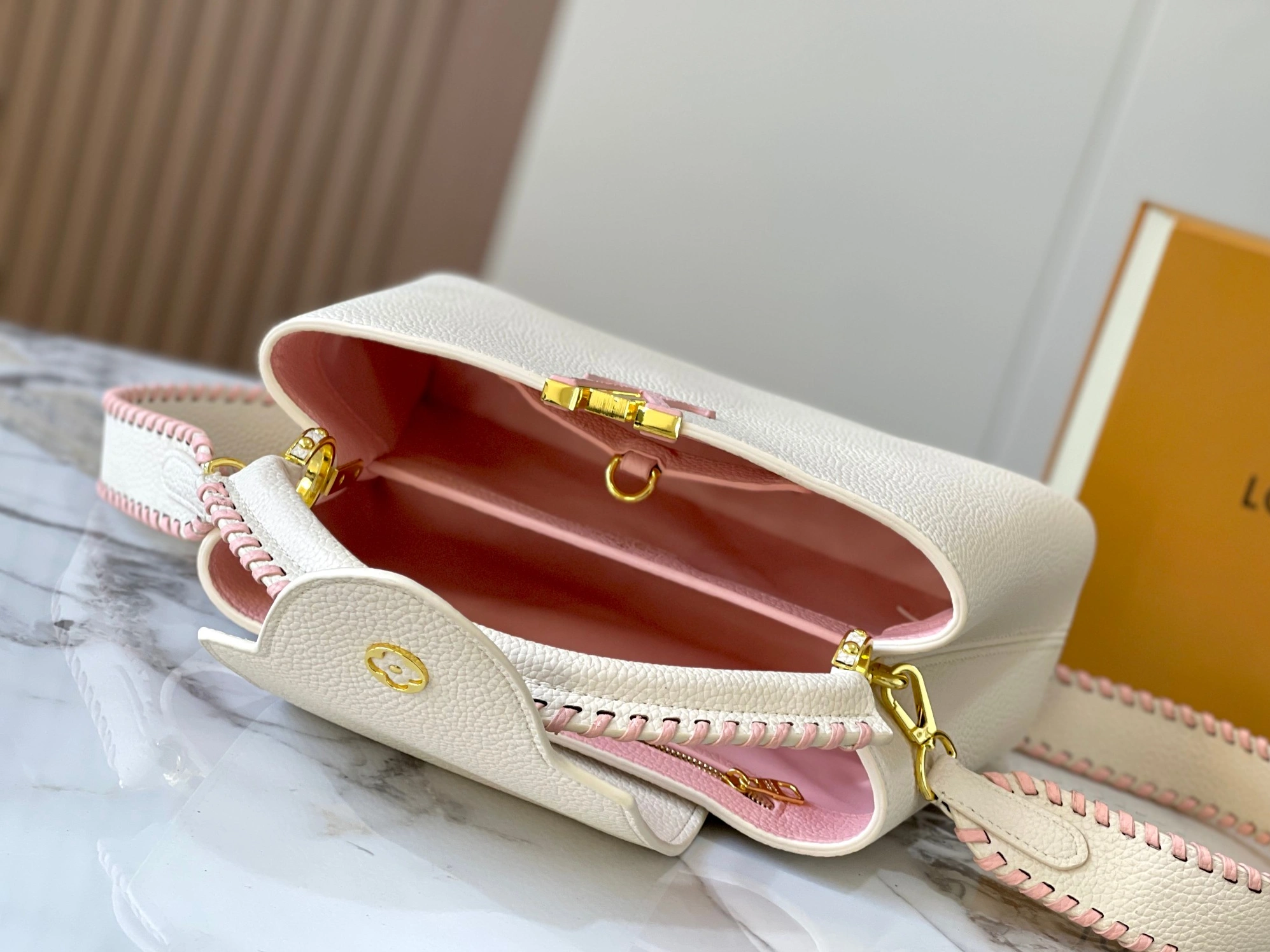 Compact 305 Louis Vuitton AAA Quality Messenger Bags For Women