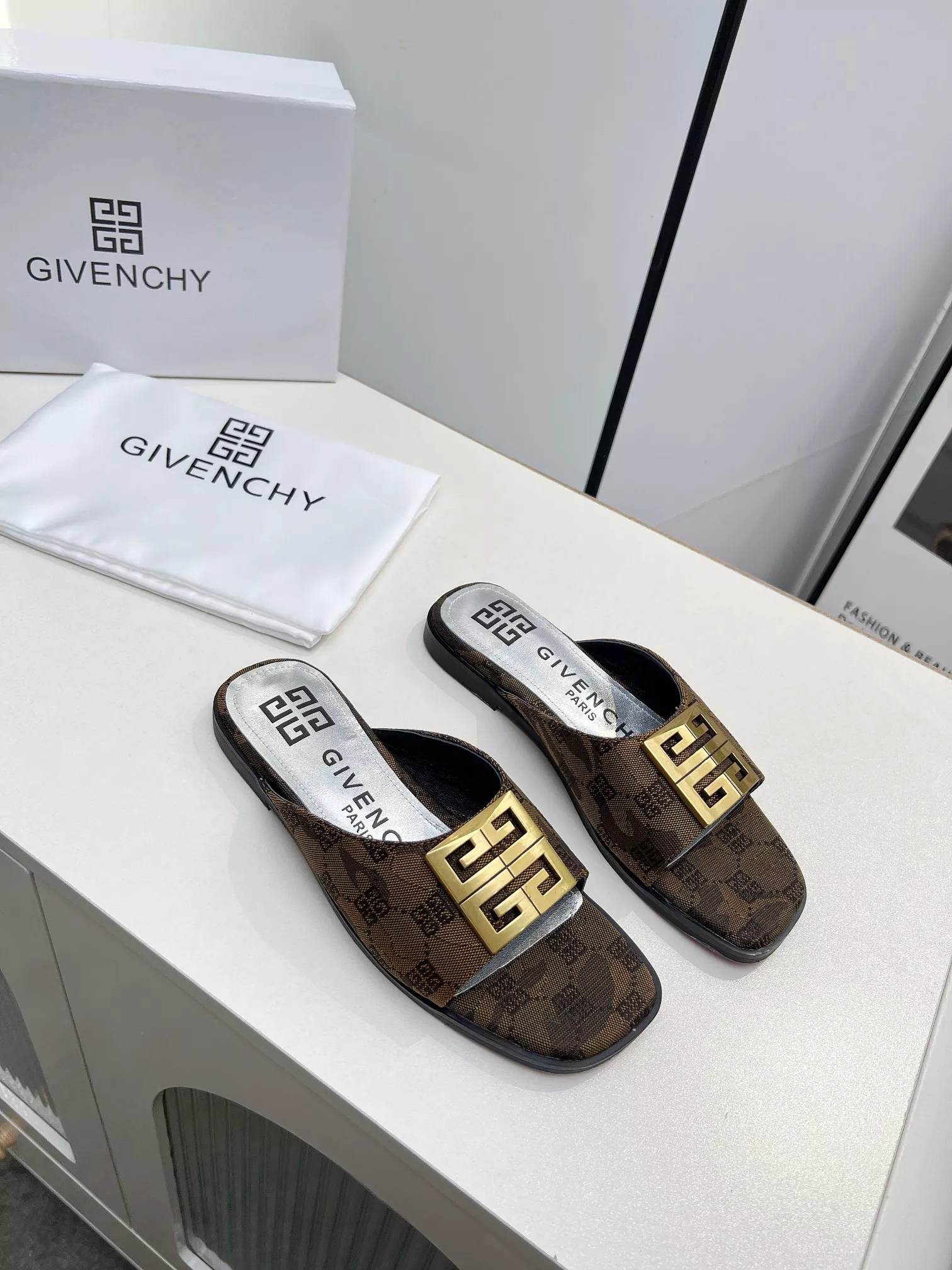 Compact 3288 Givenchy Slippers For Women