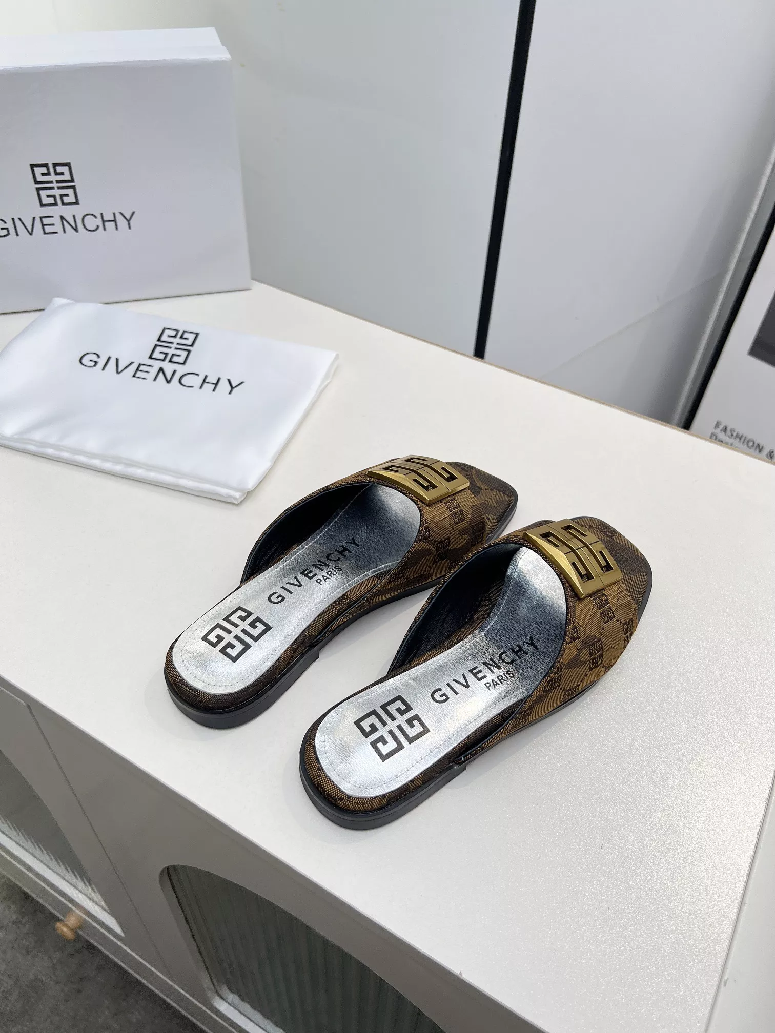 Compact 3288 Givenchy Slippers For Women