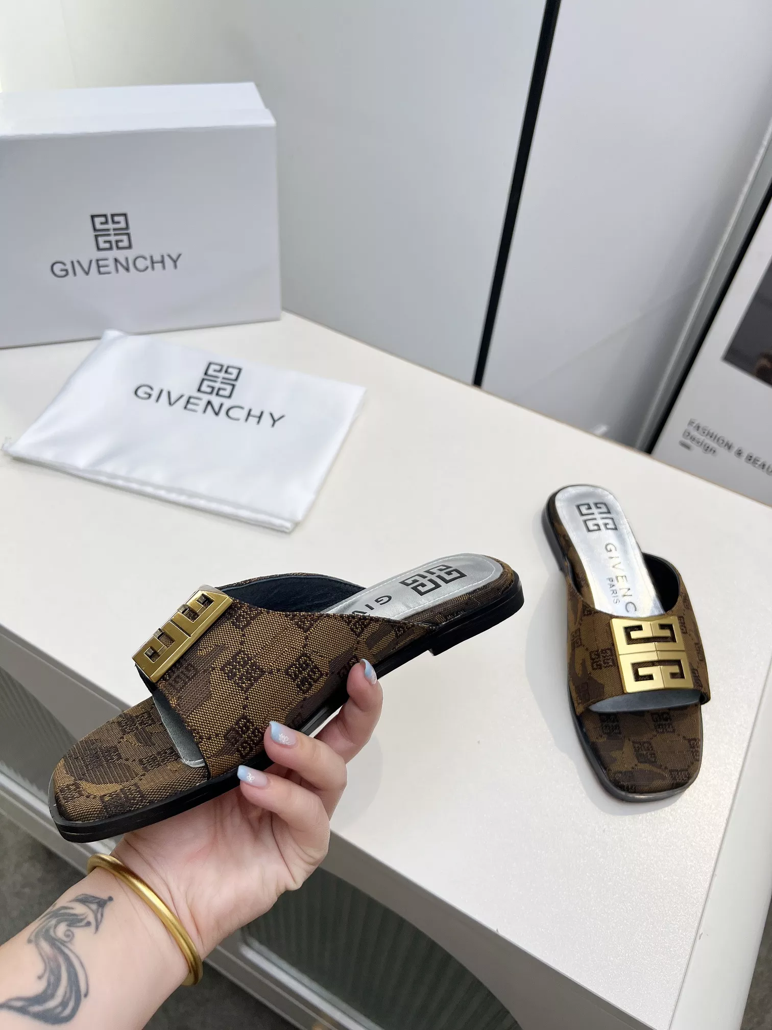 Compact 3288 Givenchy Slippers For Women