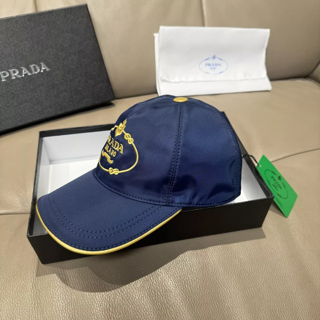 Compact 3379 Prada Caps
