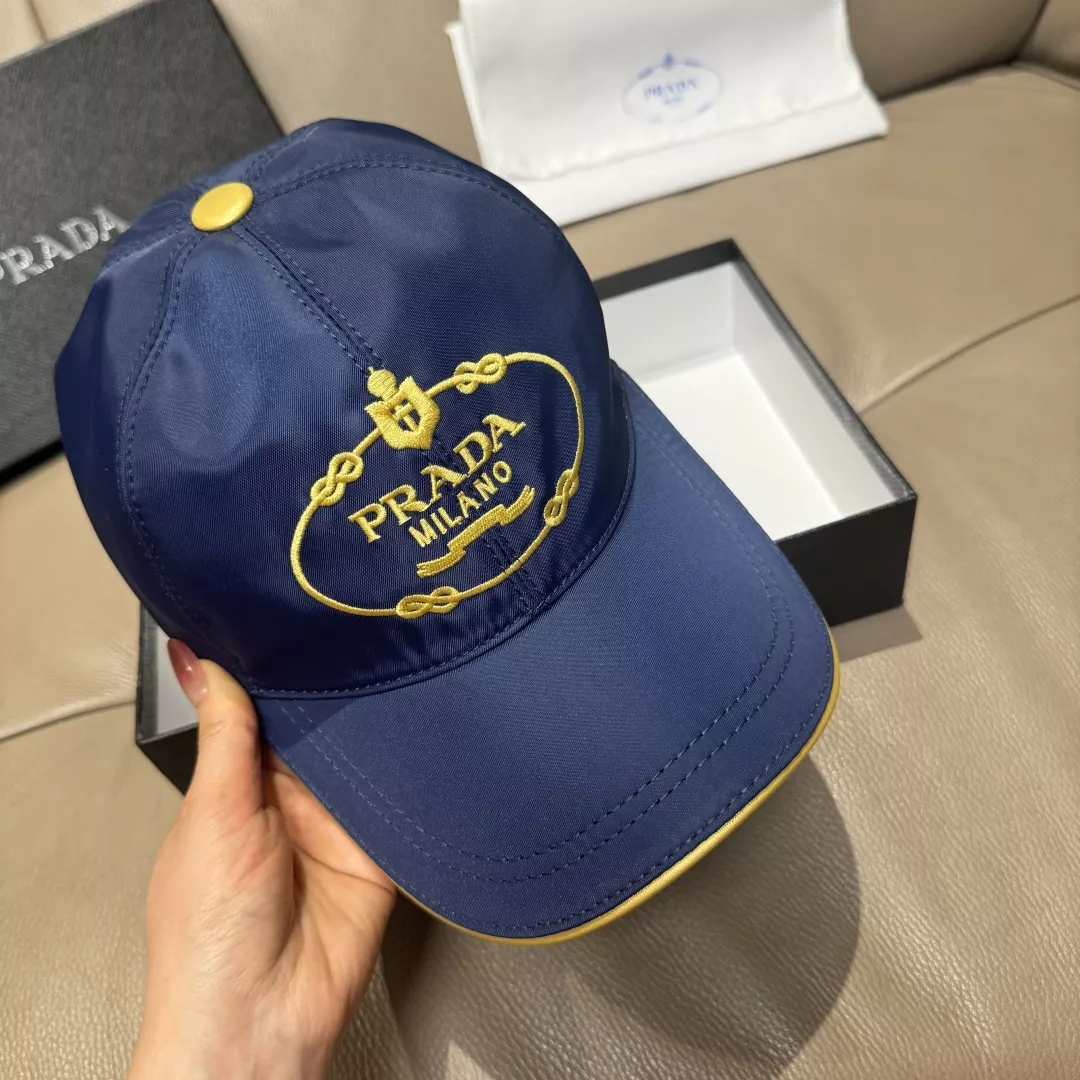 Compact 3379 Prada Caps