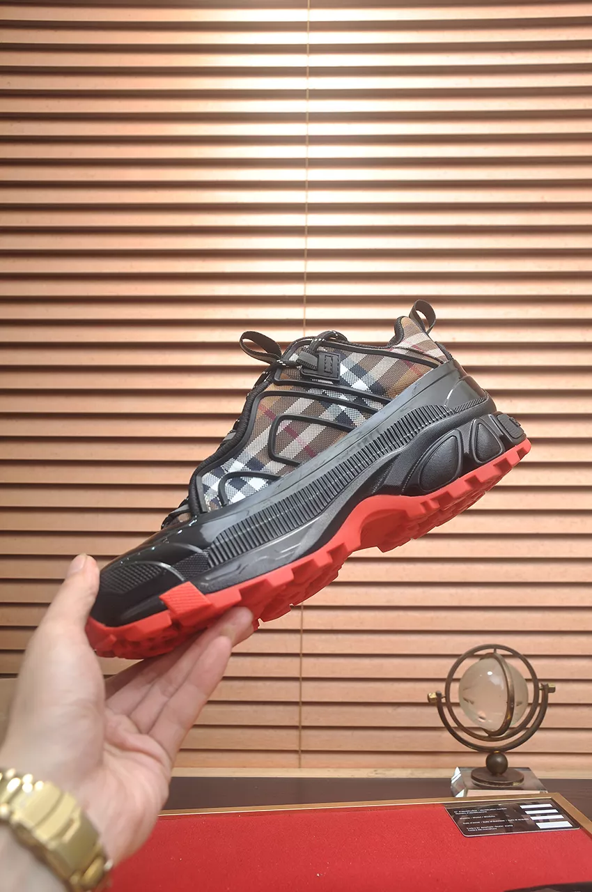Compact 3576 Burberry Casual Shoes For Men