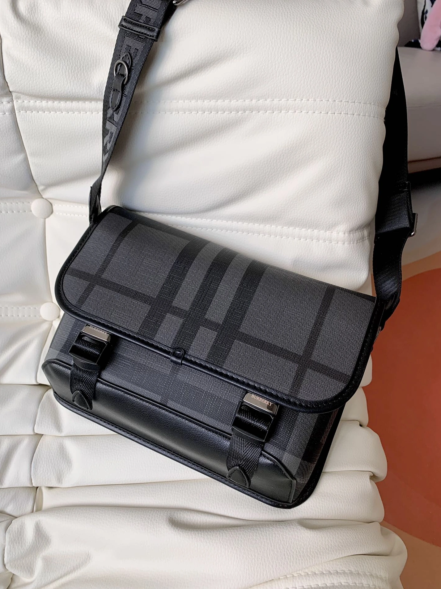 Compact 3621 Burberry AAA Man Messenger Bags