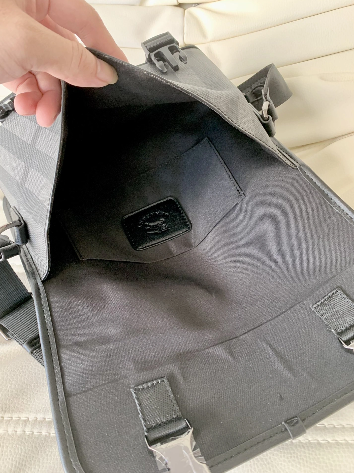Compact 3621 Burberry AAA Man Messenger Bags