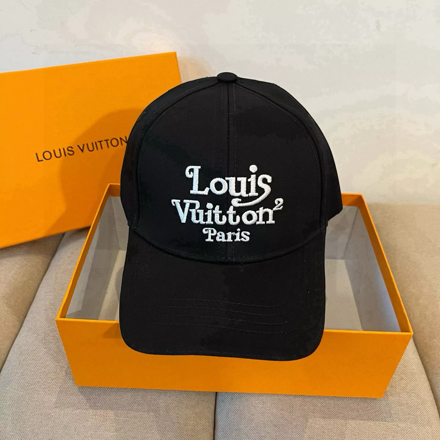 Compact 3641 Louis Vuitton LV Caps