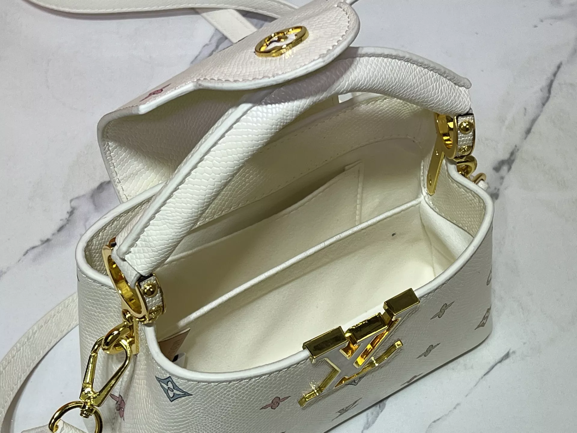 Compact 393 Louis Vuitton AAA Quality Messenger Bags For Women