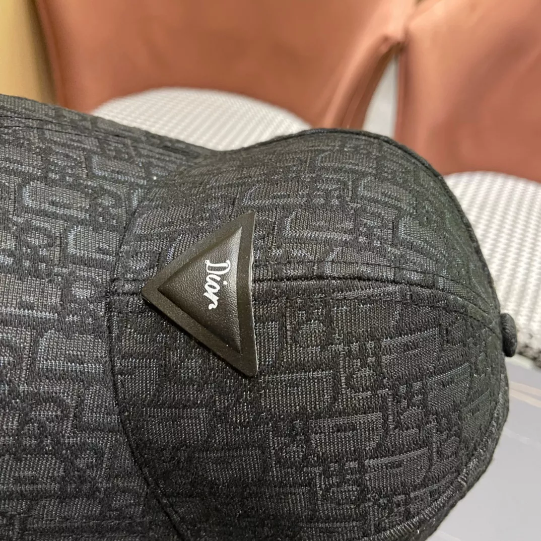 Compact 4024 Christian Dior Caps