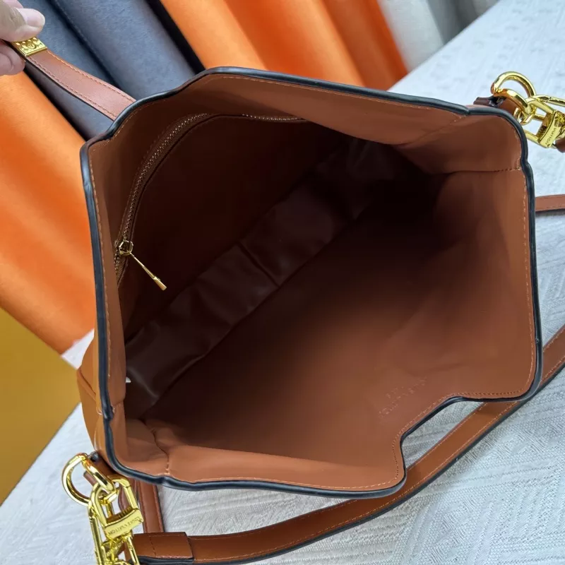 Compact 4222 Louis Vuitton AAA Quality Messenger Bags For Women