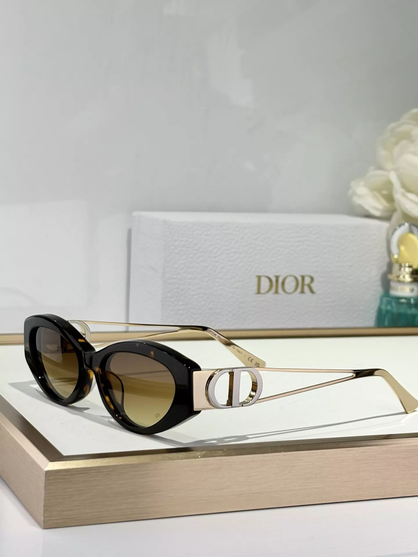Compact 4233 Christian Dior AAA Quality Sunglasses