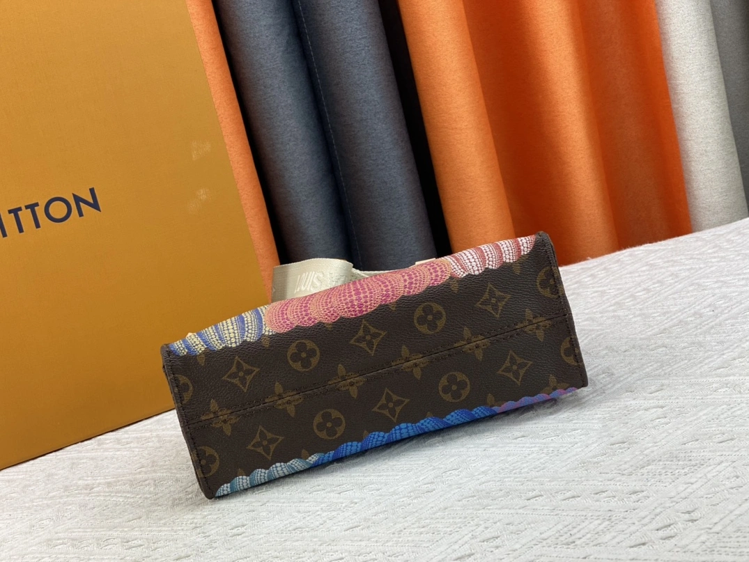 Compact 4273 Louis Vuitton AAA Quality Handbags For Women