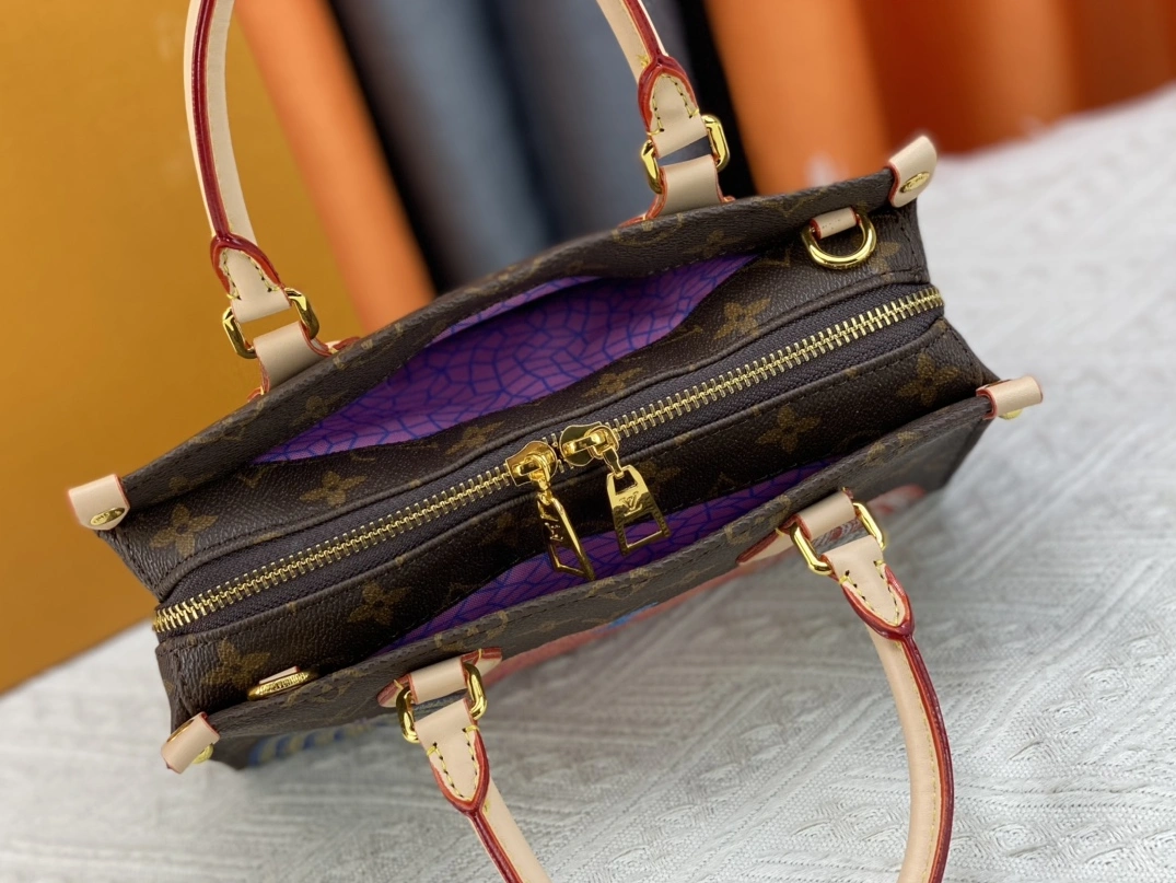 Compact 4273 Louis Vuitton AAA Quality Handbags For Women
