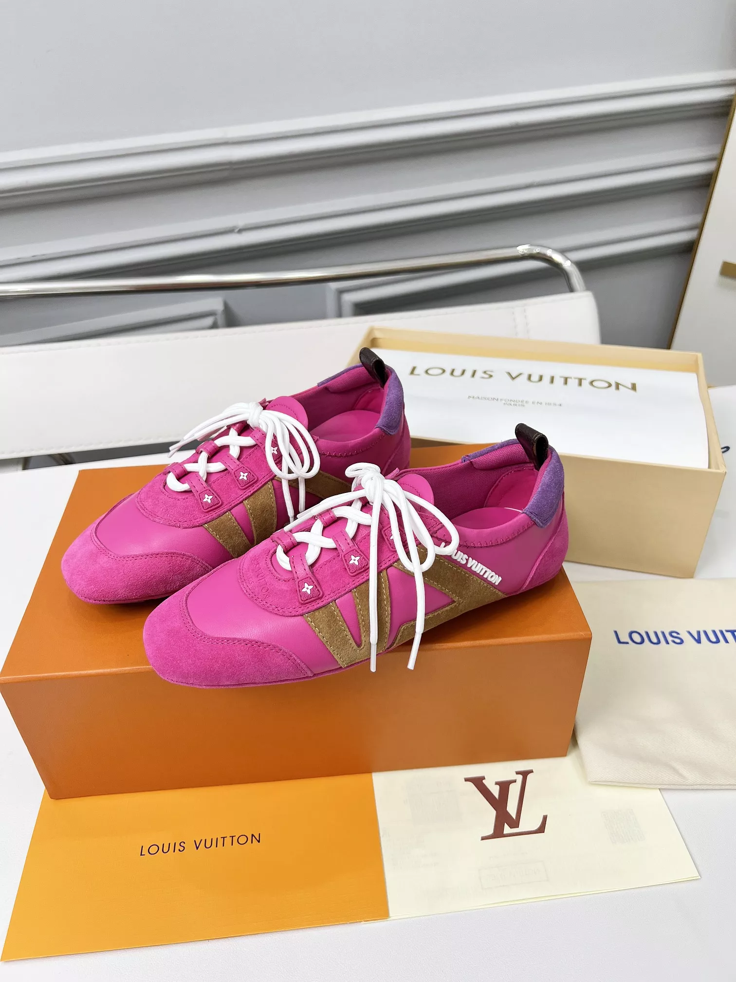 Compact 4543 Louis Vuitton Casual Shoes For Women