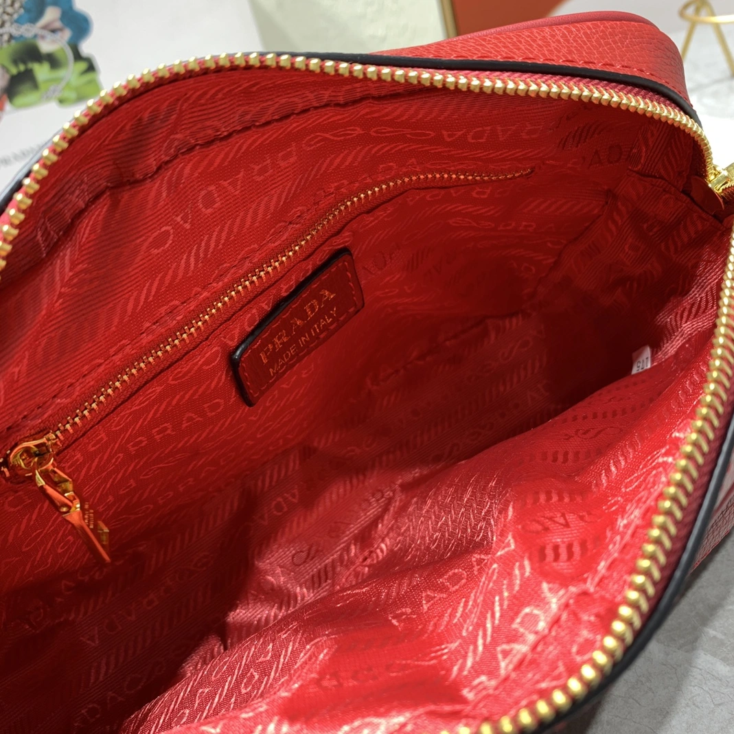 Compact 4611 Prada AAA Quality Messenger Bags For Women